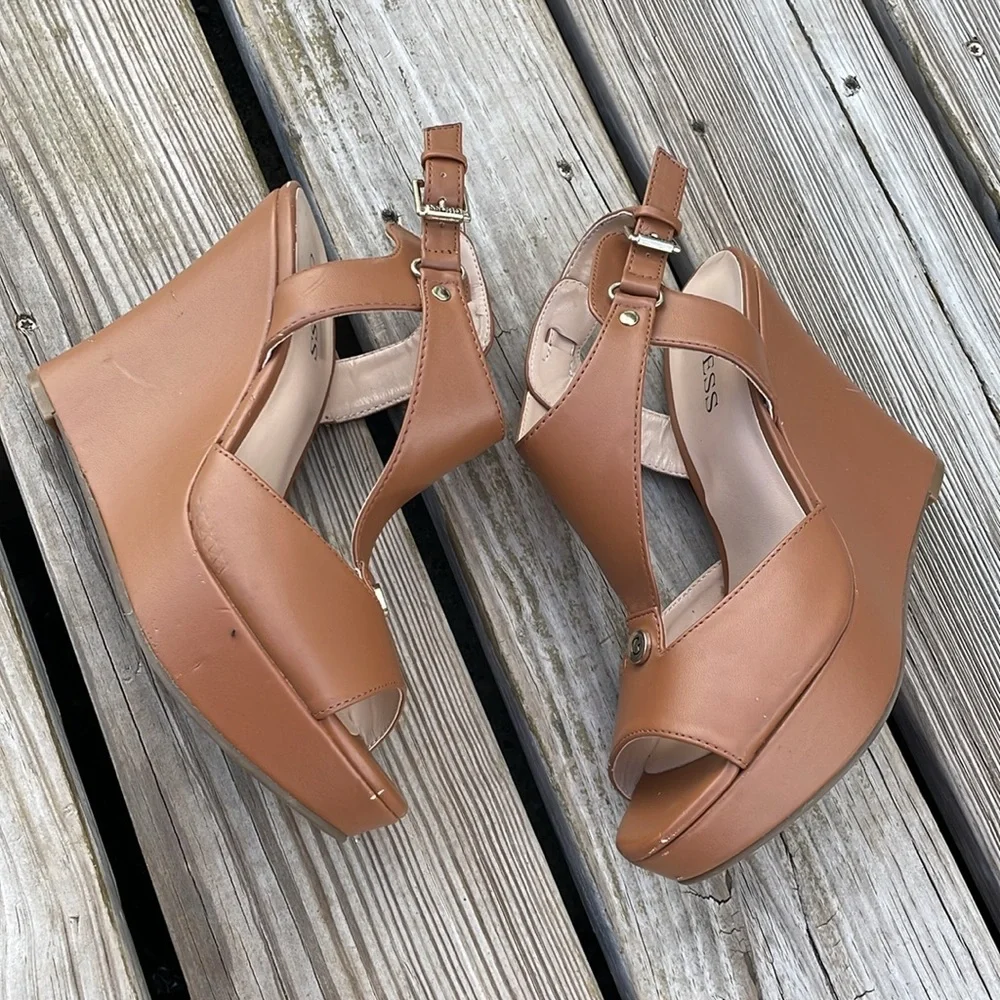 Guess wedges size 9